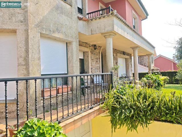 Casa en venta en Cacheiras, Santiago