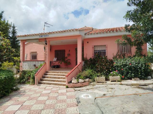 Casa en venta en Pedralba, La Serranía