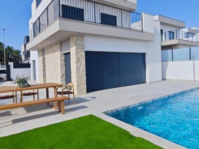 Villa en venta en San Miguel De Salinas