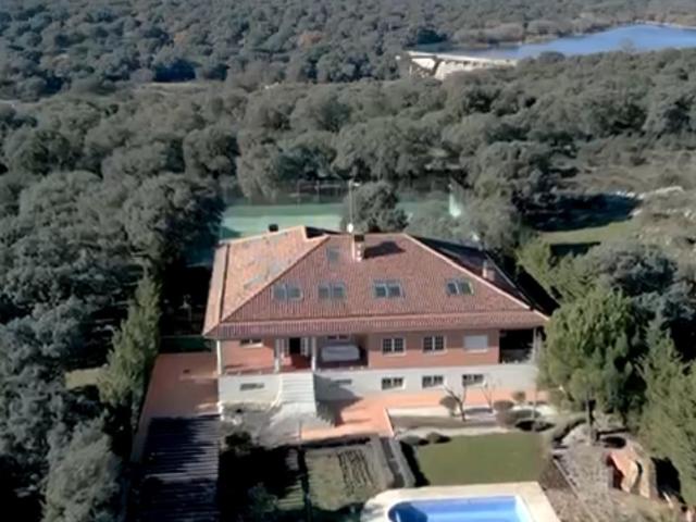 Casa en venta en Navalquejigo, El Escorial
