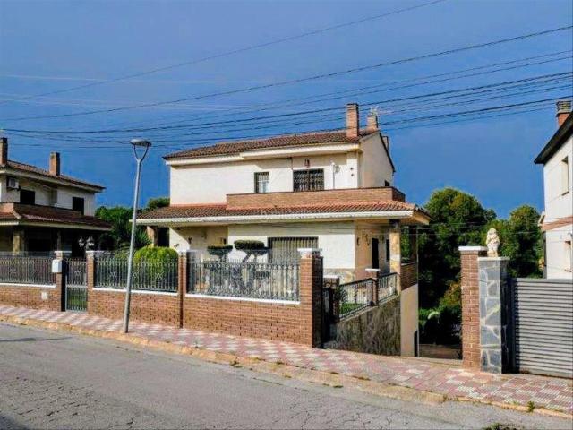 Casa en venta en Abrera