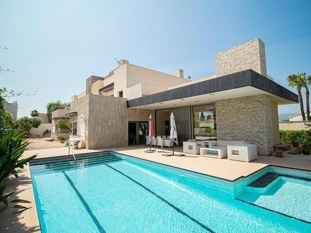 Villa en venta en Altea
