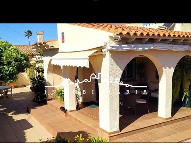 Chalet en venta en la Marina Baixa, Valencia