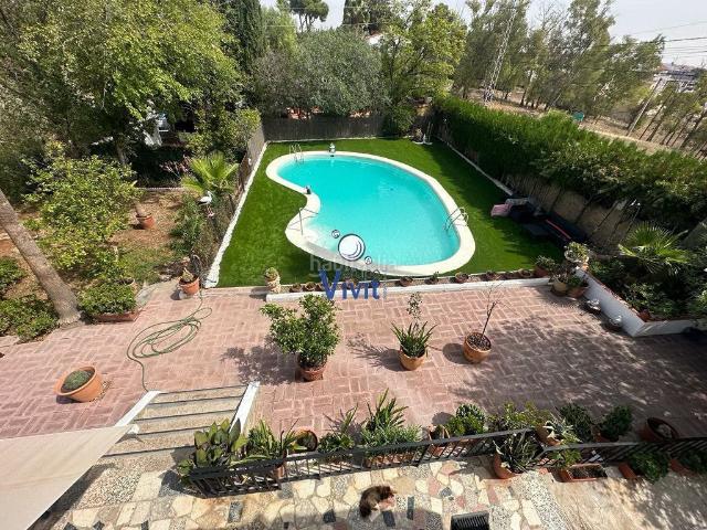 Chalet en venta en Alcalá De Guadaíra, Andalucía