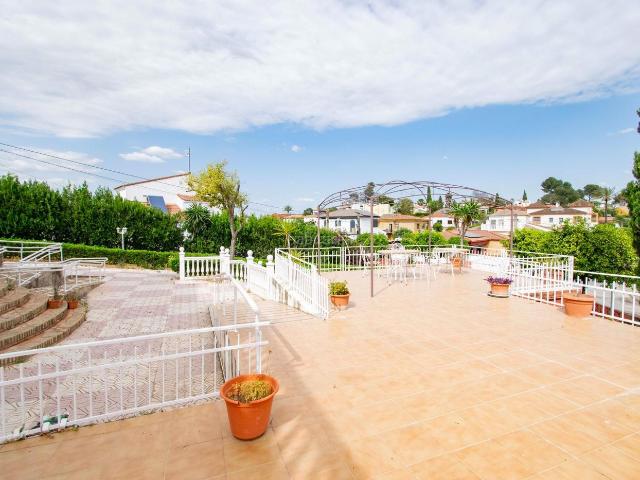 Chalet en venta en Alcalá De Guadaíra, Andalucía