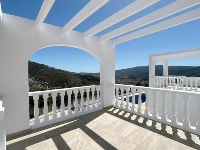 Villa en venta en Alcalalí, Urbanización Cumbres de Alcalalí