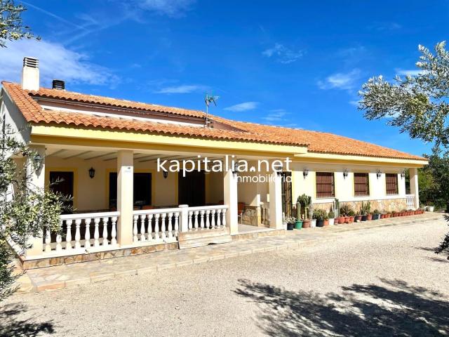 Villa en venta en Alcocer De Planes