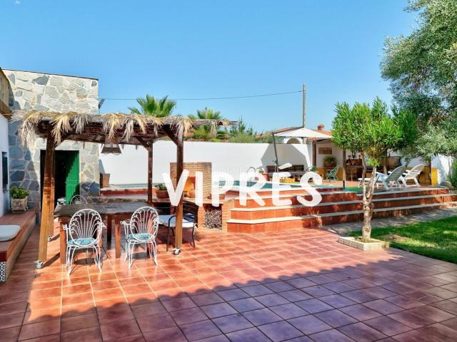 Chalet en venta en Alcuéscar, Extremadura