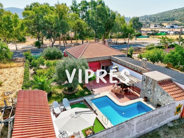 Chalet en venta en Alcuéscar, Extremadura