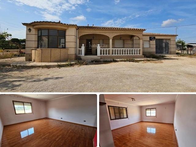 Villa en venta en L'aldea, Barri Hostal