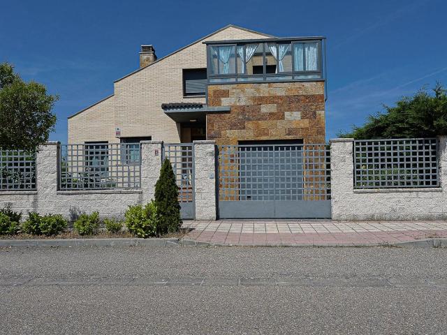 Villa en venta en Aldeamayor De San Martín
