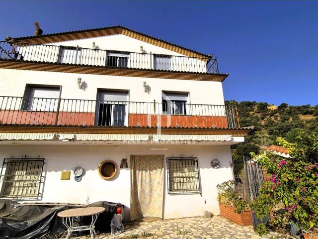 Casa en venta en Algarinejo