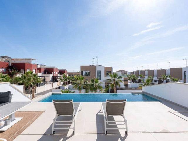 Chalet en venta en Algorfa, Alacant / Alicante