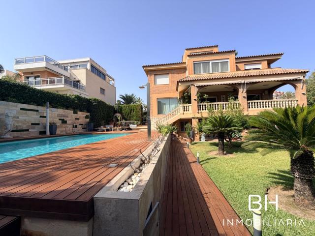 Chalet en venta en Casco Antiguo - Santa Cruz - Ayuntamiento, l'Alacantí
