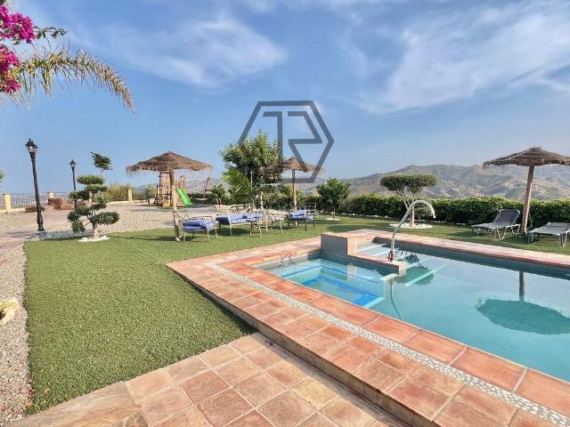 Villa en venta en Almáchar, Río Almáchar