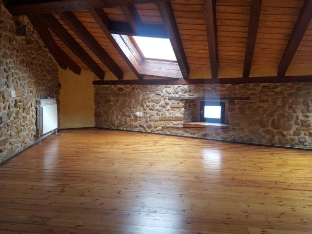 Villa en venta en Almarza