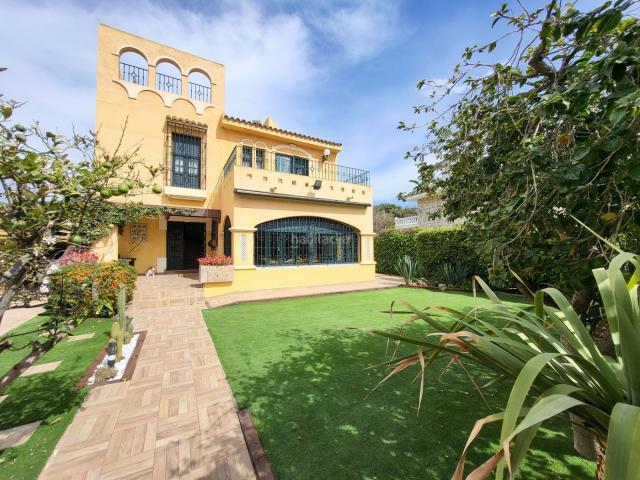 Chalet en venta en Almedina, Almería