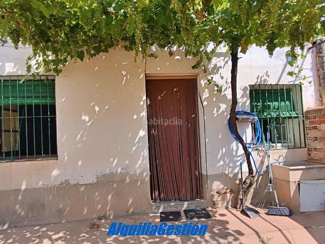 Villa en venta en Alovera