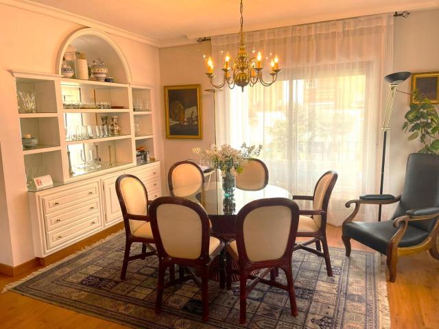 Villa en venta en Alovera