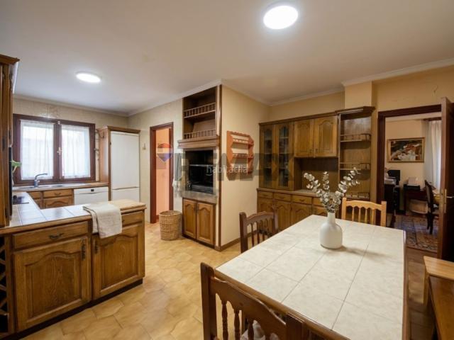 Chalet en venta en Ames, Santiago