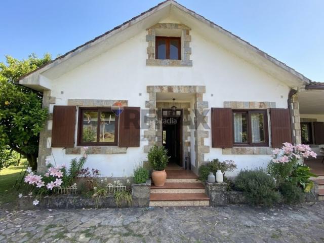 Chalet en venta en Ames, Santiago