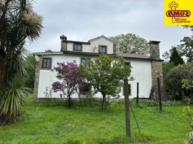 Chalet en venta en Ames, Santiago