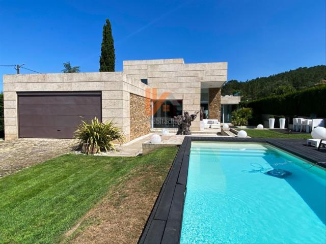 Chalet en venta en Ames, Santiago