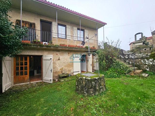Chalet en venta en Amoeiro, Ourense
