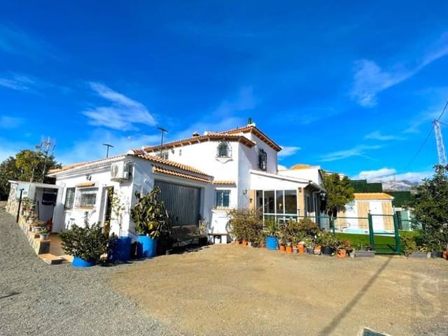 Villa en venta en Arenas