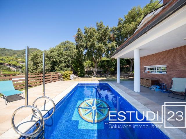 Chalet en venta en els Tres Turons, Maresme