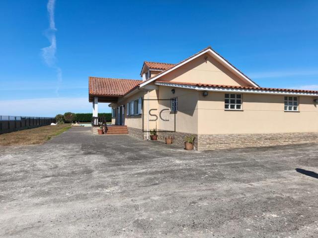 Chalet en venta en Ares, Ferrol