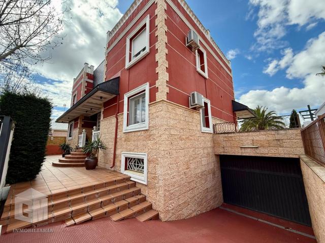 Villa en venta en Arroyomolinos, Ciudad Jardín