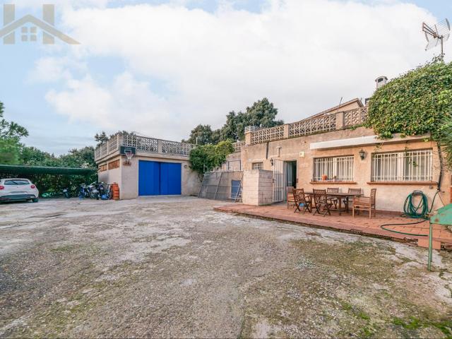 Villa en venta en Arroyomolinos, Ciudad Jardín