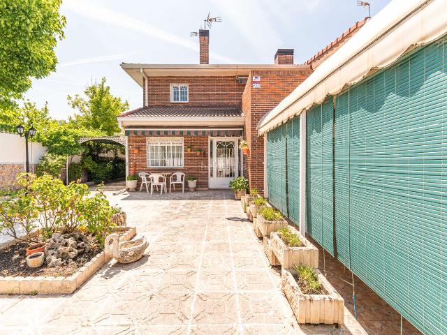 Villa en venta en Arroyomolinos, Ciudad Jardín