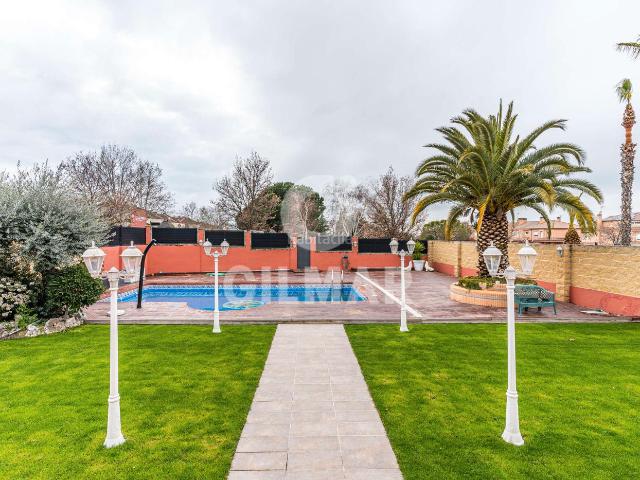 Villa en venta en Arroyomolinos, Ciudad Jardín