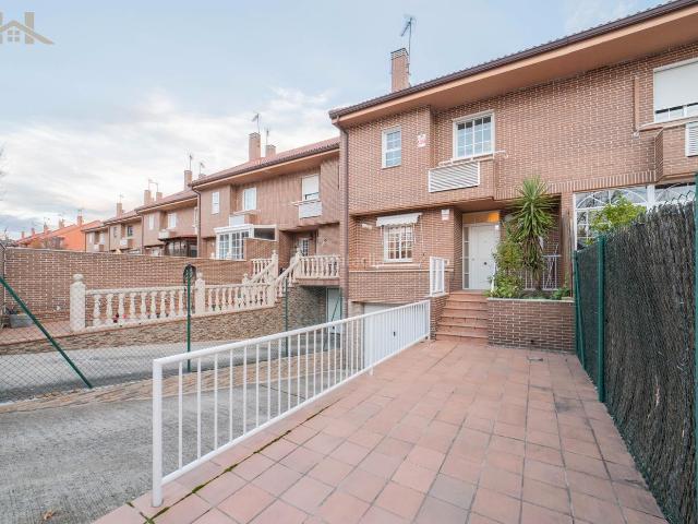Chalet en venta en Arroyomolinos, Madrid