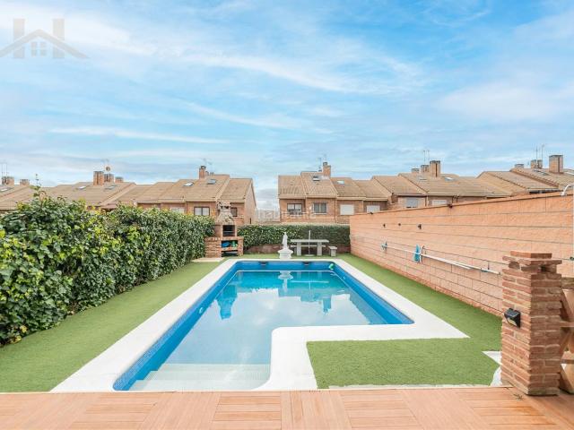 Villa en venta en Arroyomolinos, Ciudad Jardín