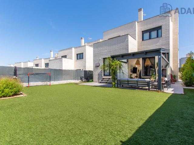 Chalet en venta en Arroyomolinos, Madrid