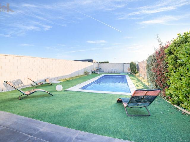 Chalet en venta en Arroyomolinos, Madrid