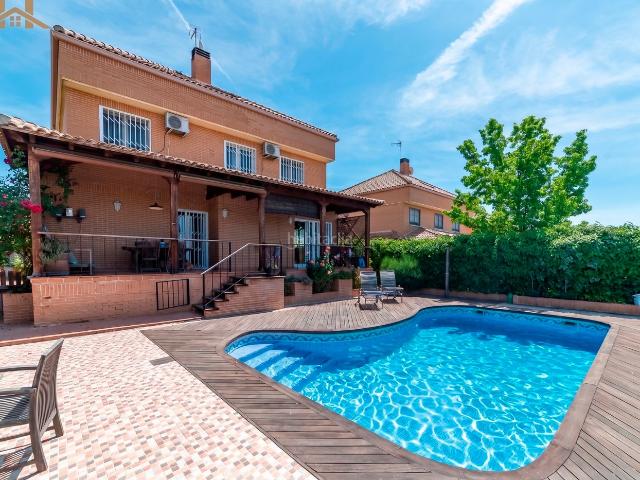 Chalet en venta en Arroyomolinos, Madrid