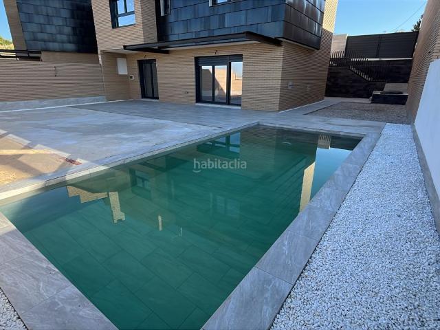 Chalet en venta en Arroyomolinos, Madrid