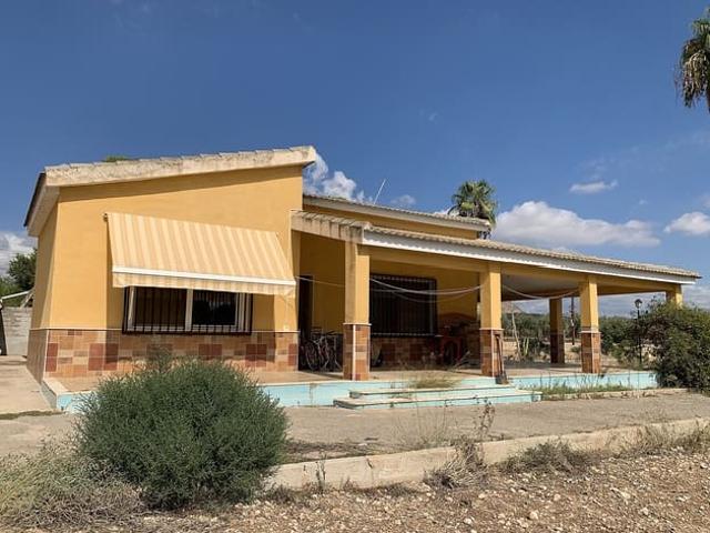 Chalet en venta en Aspe, Valencia