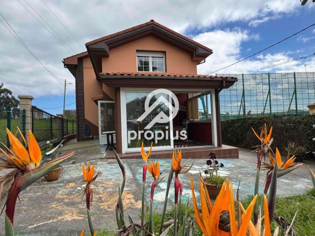 Chalet en venta en Avilés, Asturias