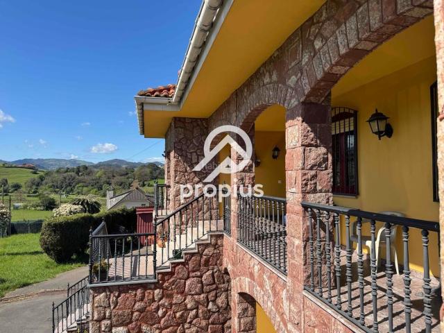Chalet en venta en Avilés, Asturias