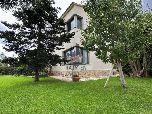 Villa en venta en Avinyonet De Puigventós, Mas Pau