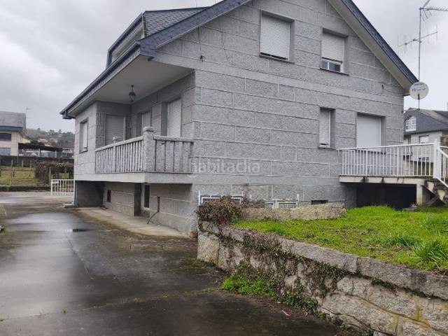 Chalet en venta en Barbadás, Ourense