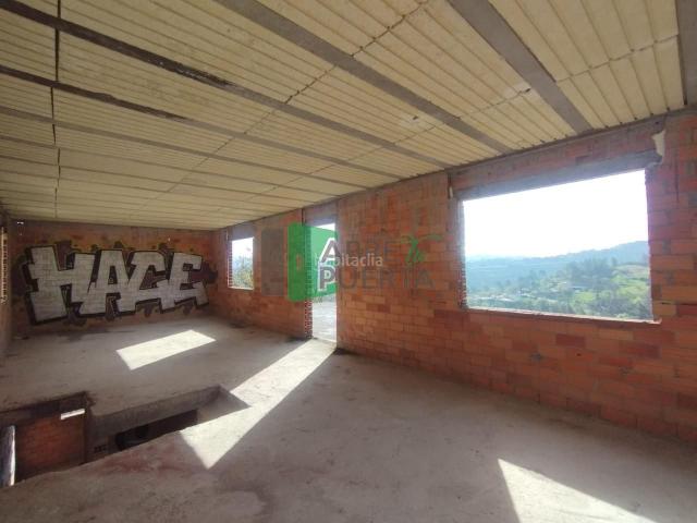 Chalet en venta en Barbadás, Ourense
