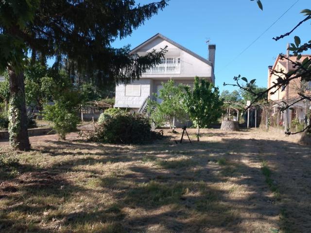 Chalet en venta en Barbadás, Ourense