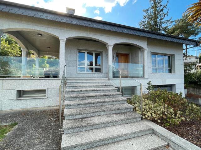 Villa en venta en Barbadás, San Amaro