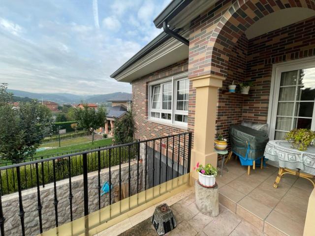 Chalet en venta en Paderne, Cantabria